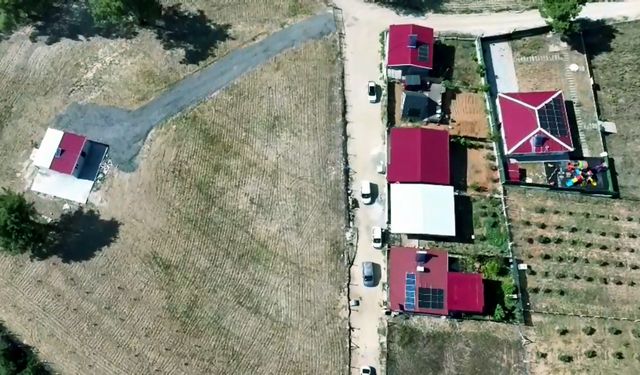 Kendisini 'komiser' olarak tanıtıp dolandırdı!