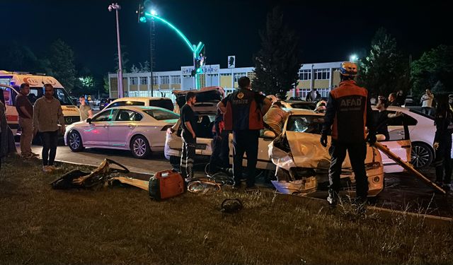 Kütahya’da zincirleme kaza