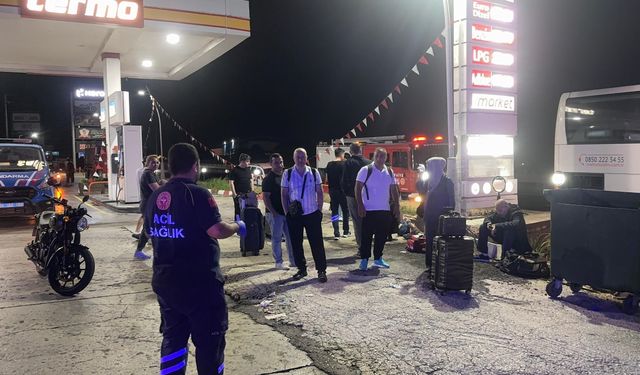 Sakarya'da feci kaza: 2'si ağır, 13 yaralı