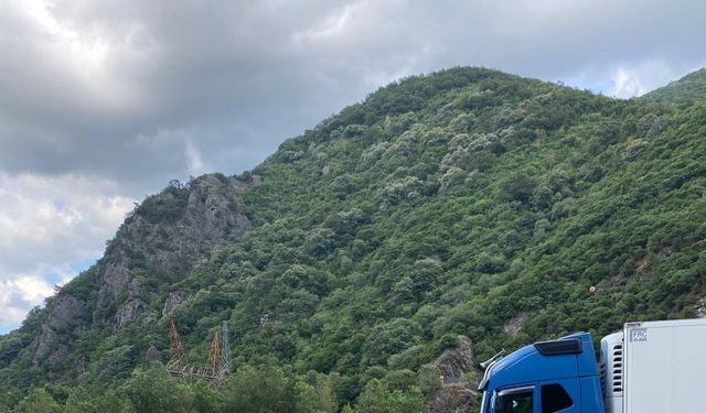 Sakarya’da korkutan kazada 3 kişi yaralandı