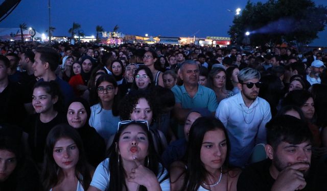 Tekirdağ'da Yüksek Sadakat ve Zeynep Bastık konseri