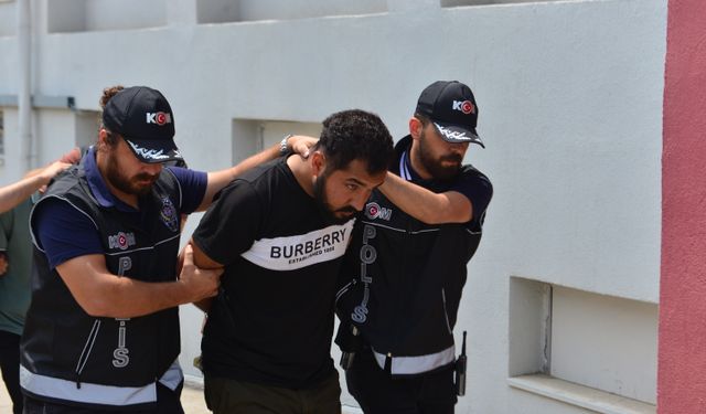Traktöre gizlenmiş 420 ruhsatsız tabanca ele geçirildi!