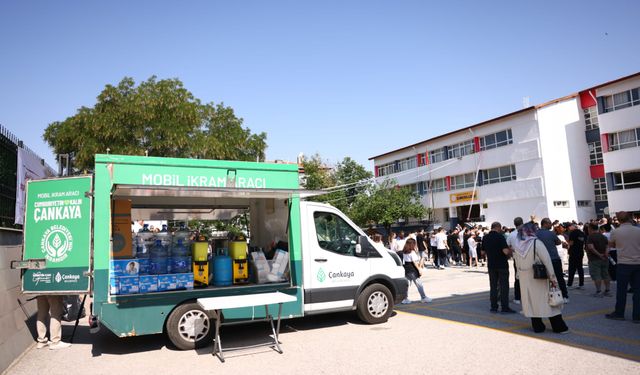Çankaya Belediyesi'nden velilere Mobil İçecek Aracı!