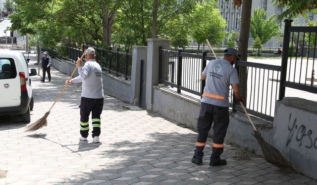 Etimesgut Belediyesi'nden bayram öncesi temizlik!