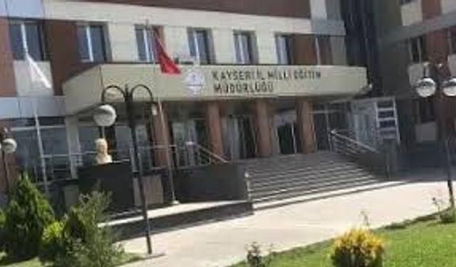 Polisgeç kalan öğrencileri sınava yetiştirdi