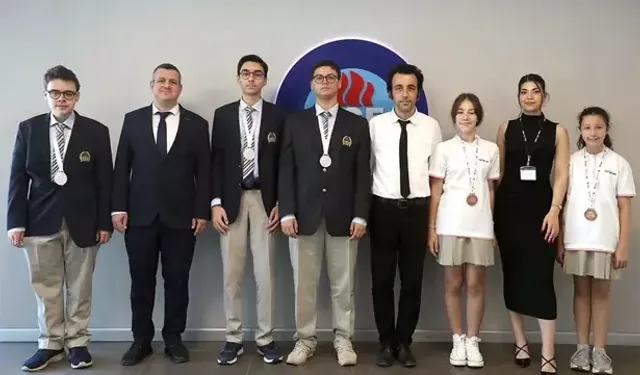 Özel Ege Lisesi'nden üstün başarı