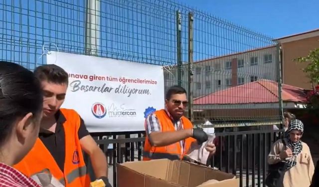 Sincan Belediyesi'nden öğrenci ve velilere yiyecek ikramı