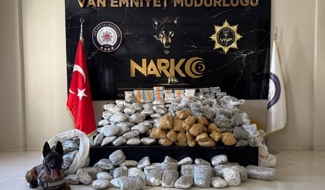 Durdurulan kamyonette 122 kilo yasaklı madde bulundu