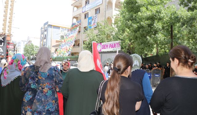 Evlat eylemindeki aileler yürüdü!