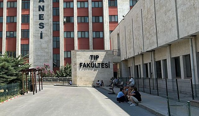 Özge hemşire nöbette öldü!