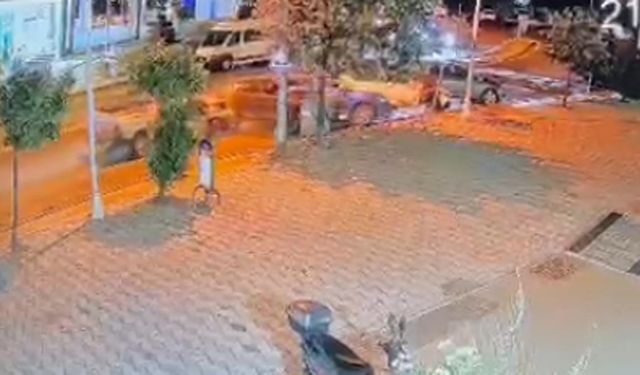 Alkollü sürücü park halindeki araca çarptı