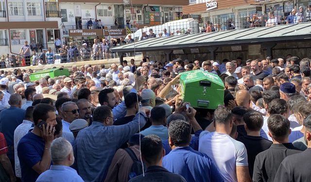 Deniz'de boğulan gençler son yolculuğuna uğurlandı!