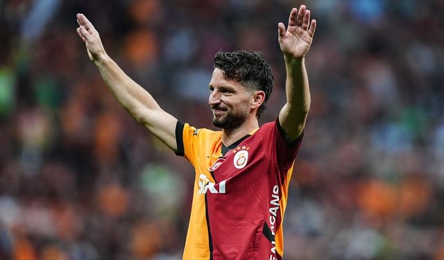 Eski Galatasaraylı Mertens Sahalara Veda Etti