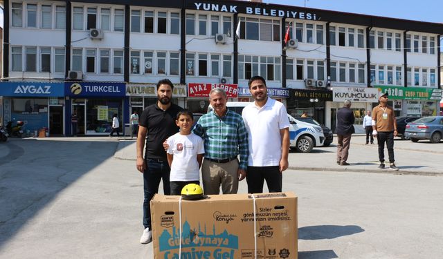 'Güle Oynaya Camiye Gel Projesi' kapsamında bisiklet dağıtımı başladı