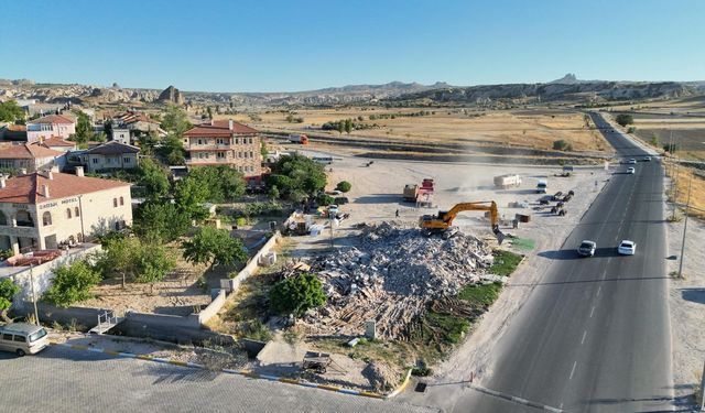 Nevşehir'de 2 kaçak yapı yıkıldı