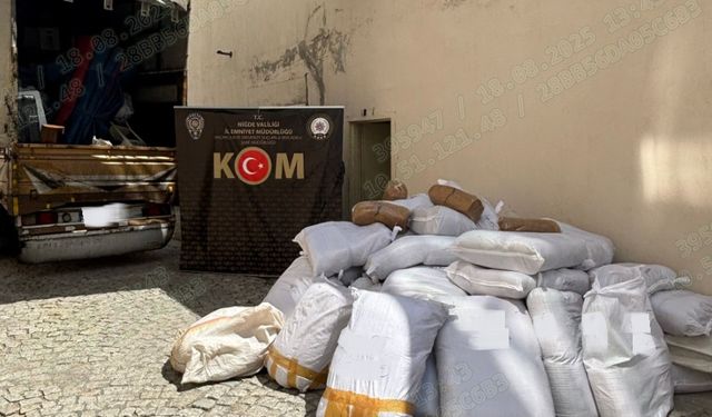 Niğde'de 1600 kilogram kaçak tütün ele geçirildi!