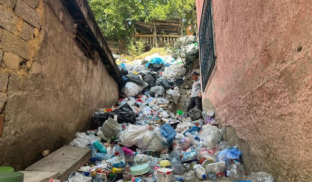 Altındağ’da Kısır Döngü: Belediye Temizliyor, Vatandaş Kirletiyor!