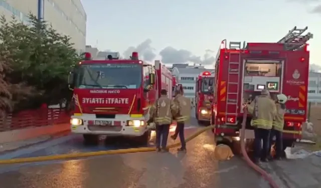 6 katlı iş merkezinde yangın çıktı!