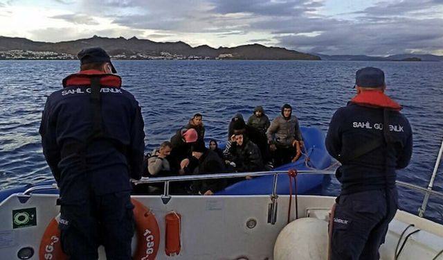 Bodrum'da 19 kaçak göçmen kurtarıldı