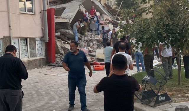 Ünlü oyuncunun yakını 6.2'lik depremde hayatını kaybetti!