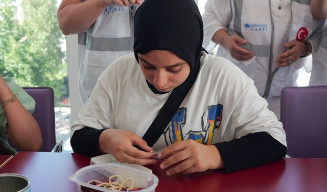 Etimgen'de çocuklara takı atölyesi