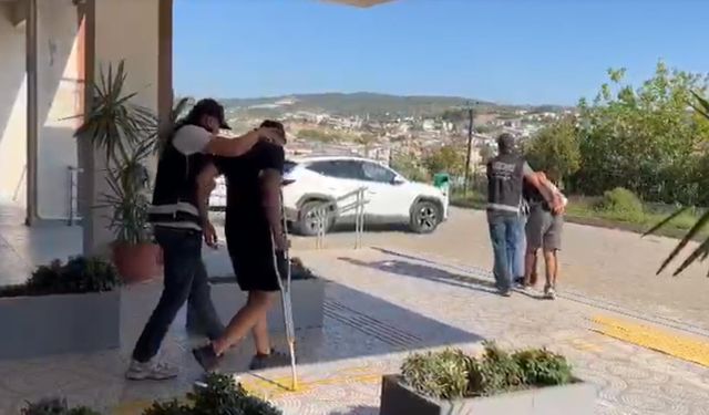 İzmir'de iş yeri kurşunlandı