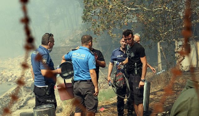 Buca'da çıkan yangın vatandaşları korkuttu