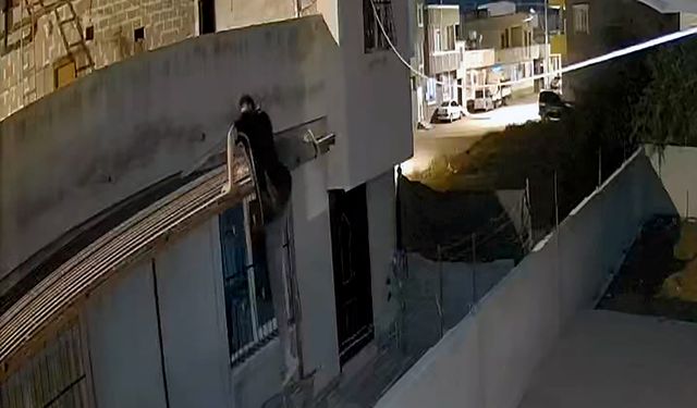 Eve balkondan girip 38 bin TL çaldı