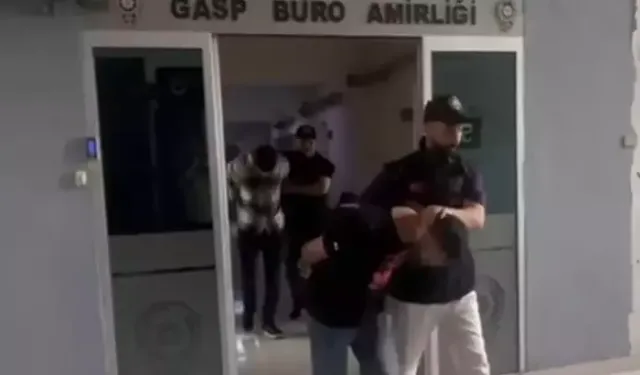 Oto galeriye patlayıcı attı