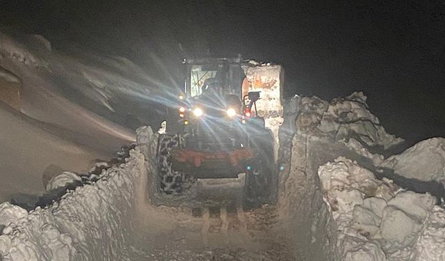 Rize’de Ayder Yaylası’na Ulaşım İçin Karla Mücadele Sürüyor