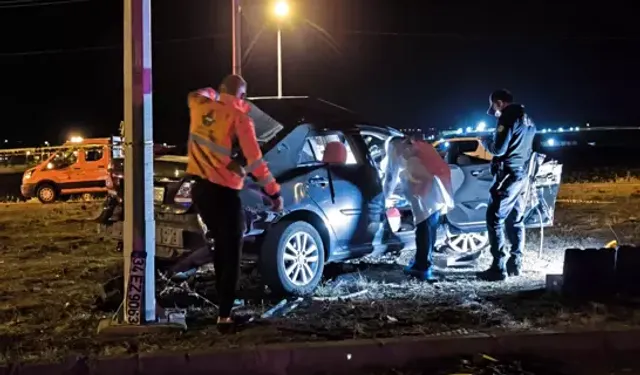 Kars’ta Trafik Faciası: Otomobil ve Kamyon Çarpıştı, 1 Ölü