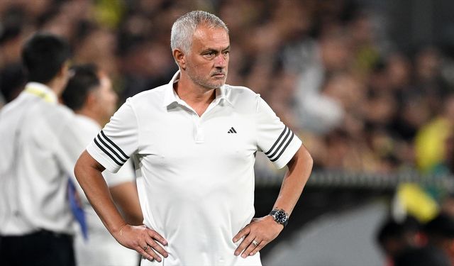 Mourinho, 25 Yıl Sonra Benfica’ya Döndü