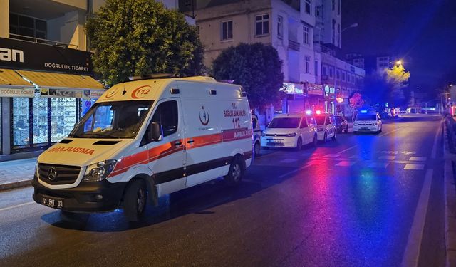 Adana’da Evinin Önünde Silahlı Saldırı: 1 Kişi Hayatını Kaybetti