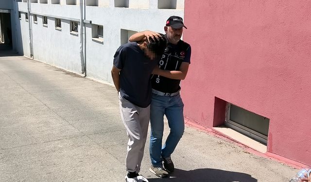Aracında 5 kilo esrar çıktı; ‘Kim koydu bilmiyoruz' dedi