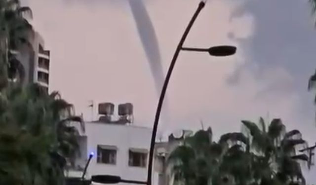 Hatay'da denizde hortum çıktı