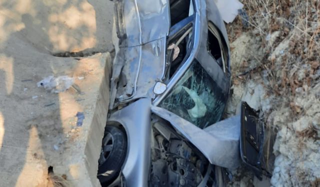 Hatay'da Otomobiller çarpıştı