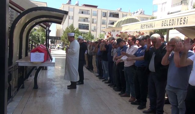 Kalp krizi geçiren polisin son anları kamerada!