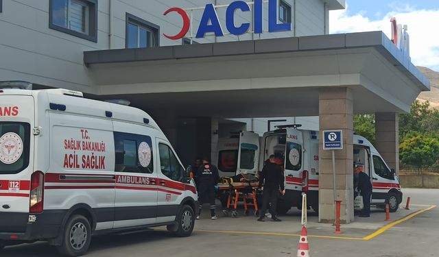 Kayseri’de İki Minibüs Çarpıştı: 13 Kişi Yaralandı