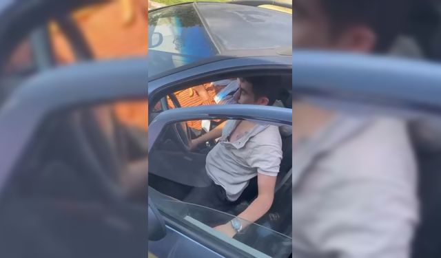 Otomobil sürücüsünü dövdü!