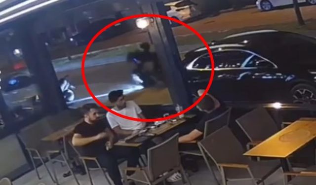 Seyir halindeki motosiklet devrilerek zor durdu