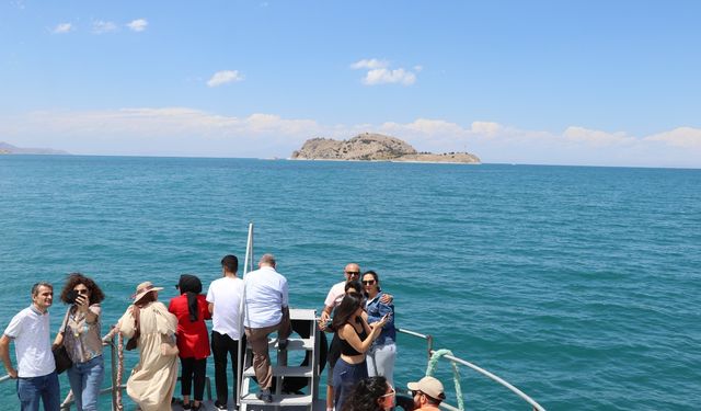 Tarihi Akdamar Kilisesi'nde 13'üncü ayin yapıldı