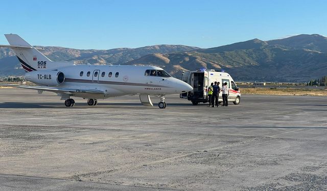 Tatvan’da Yaşlı Hasta Ambulans Uçakla Ankara’ya Nakledildi