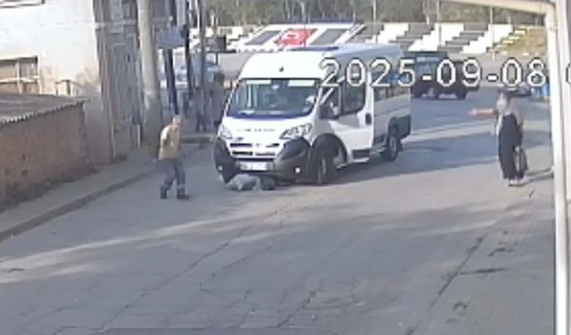 Tekirdağ’da Servis Minibüsü Anne ve Oğluna Çarptı