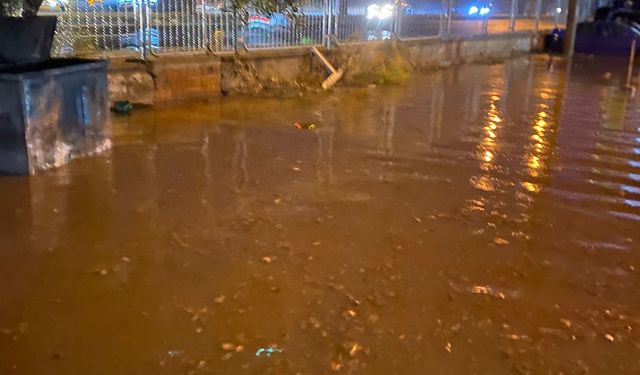 Turgutlu'da sağanak yağış