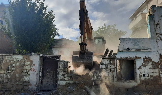 Altındağ’da Metruk Yapılarla Mücadele Sürüyor!