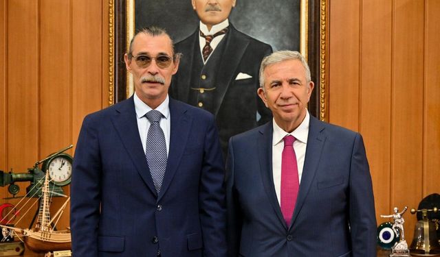 Erdal Beşikcioğlu'ndan Mansur Yavaş'a Destek