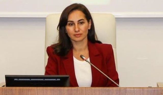 CHP’li Beykoz Belediye Başkanvekili Özlem Vural Gürzel AKP’ye katıldı!