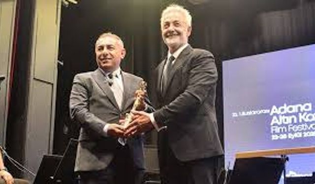 Mehmet Aslantuğ’a Doğum Gününde Altın Koza Onur Ödülü