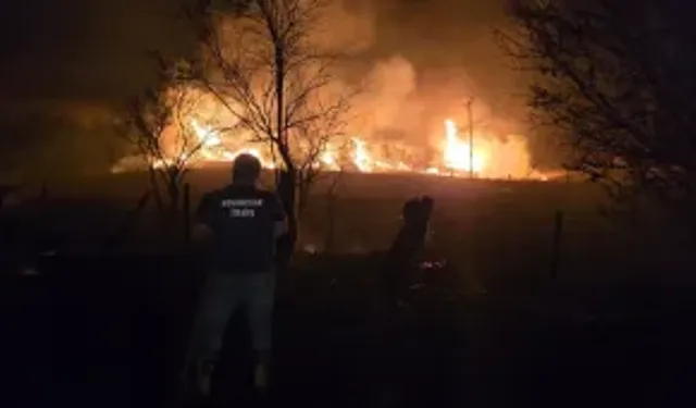 Apartmanın çatısında yangın çıktı