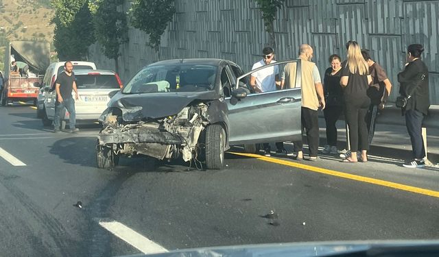 Mamak’ta İş Çıkışı Trafik Kazası!